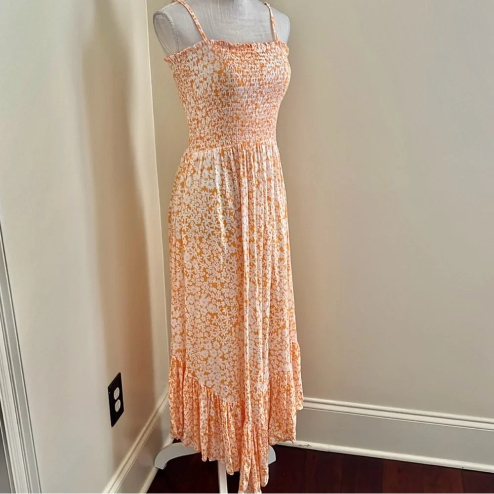 ☀️Smocked Spaghetti Strap Maxi. Size Medium